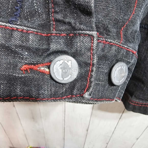 Vintage Counter Attack Men's Black Frayed Embroidered Denim Jacket Size XL 90's. - Picture 9 of 10